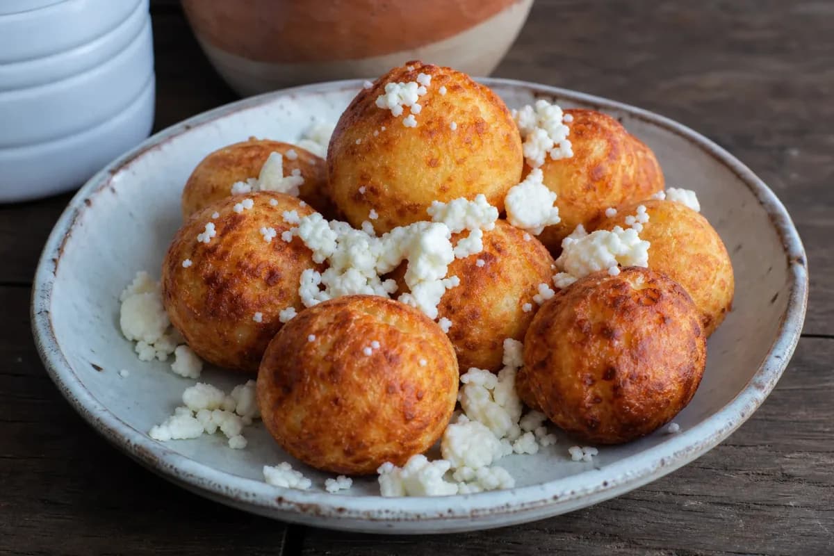 Colombian Buñuelos with Cheese and Cornstarch for a Crispy Snack